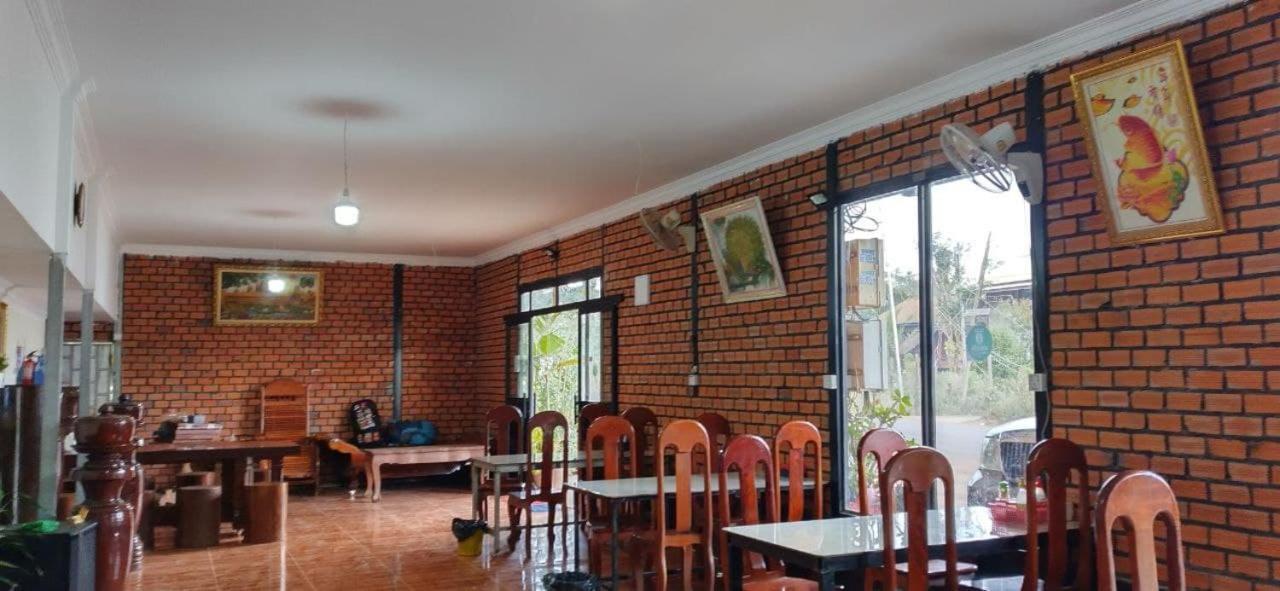Manel Guesthouse And Restaurant Sen Monourom Dış mekan fotoğraf